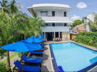 St.Lachlan Hotel &amp; Suites