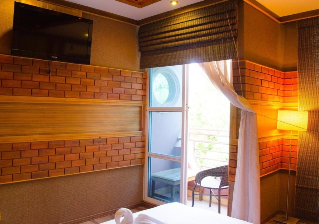 Eureka Athiri Inn 