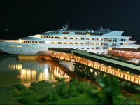 Vintage Luxury Yacht Hotel