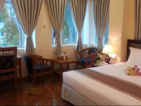 Grand Laurel Hotel