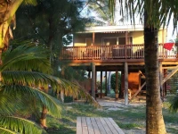 Sunny Bay Beach Bach 
