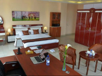 2000 Hotel