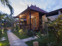 Amora Huts