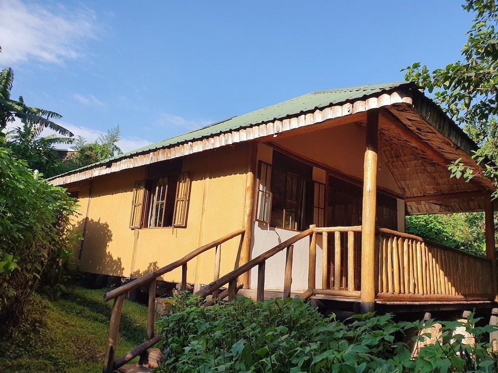 Buhoma Community Haven Lodge 