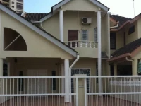 Pantai Emas Villa 