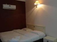 Zainas Impiana Inn 