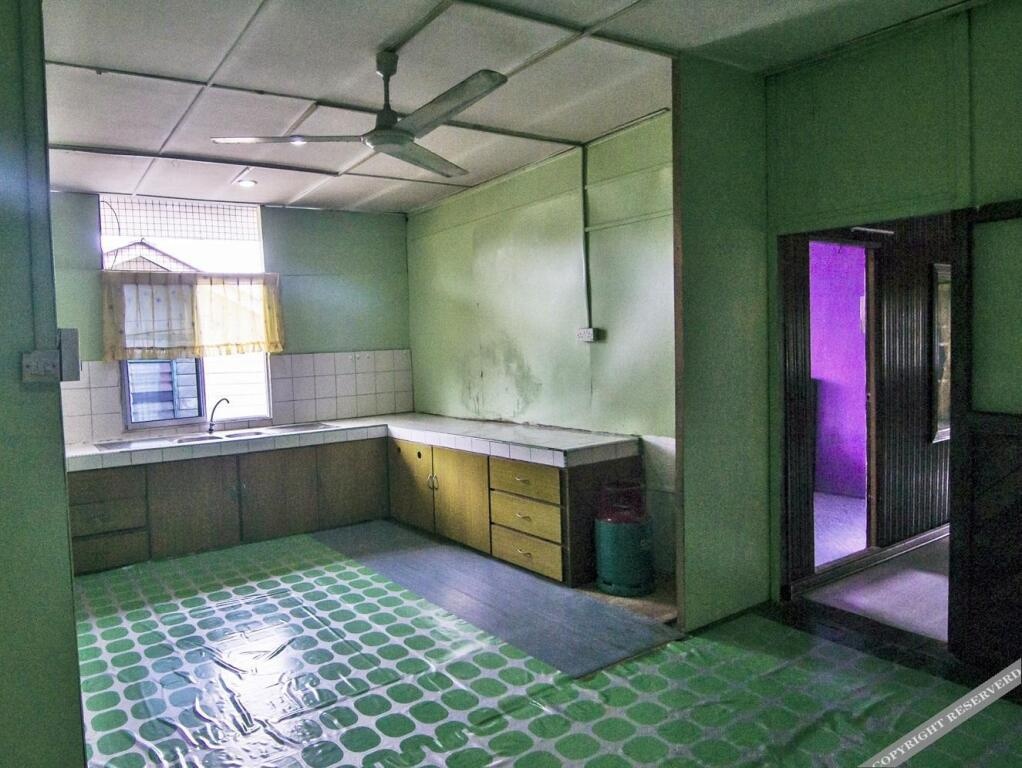 Sakura Tupong Guest House 