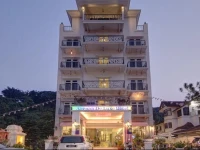 Arenaa Deluxe Hotel 