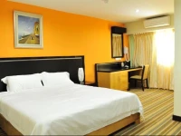 Hotel Hallmark Inn 