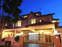 Sunflower House 