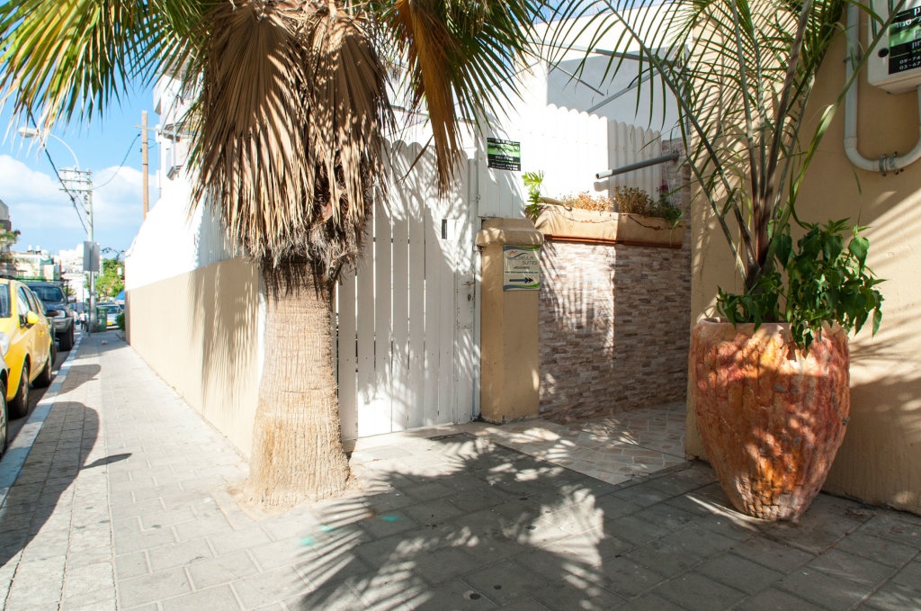 Geula Suites 
