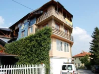 Gonzo Hostel 2*