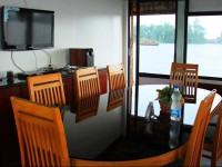 City Lake Inn