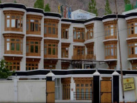 Hotel Glacier View