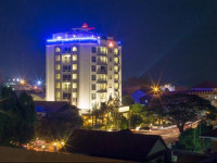 Yeak Loam Hotel
