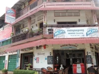 Mekong Crossing Guesthouse - Restaurant & Pub 