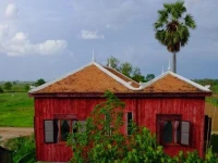 Red HOUSE 