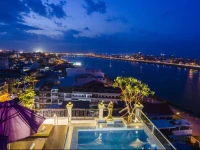 Grand Waterfront Hotel 
