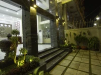 Rose Emerald Hotel 