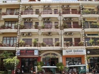 Cozyna Hotel 
