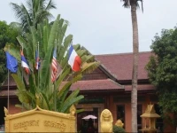 Neak Pean Hotel - Wooden House 