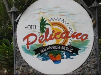 Pelican Beachfront Hotel 
