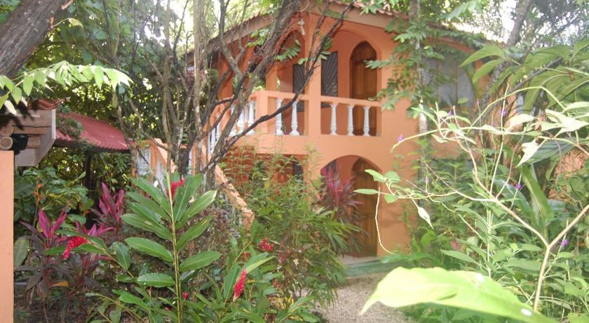 Teak Pacific Hotel 
