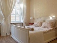 Cozy Old Town Apartment 