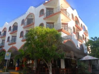 El Patio Apartments 
