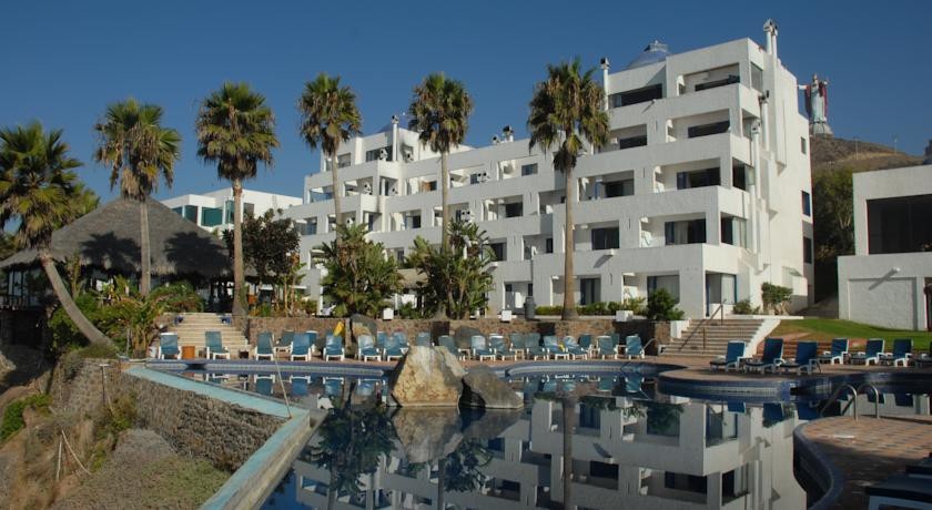Las Rocas Resort & Spa 
