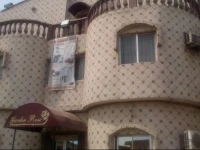 Garden Rose Hotel 