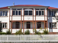 42b College House 4*