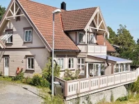Five-Bedroom Holiday home in Fevik 