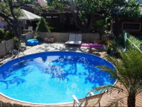 Cibak House