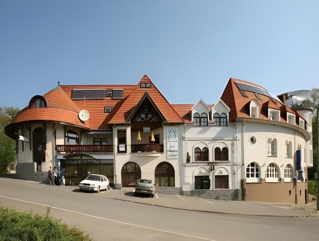 Bastya Wellness Hotel  3*
