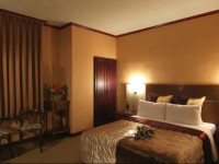 Golden Swallow Hotel