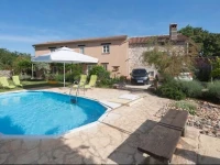 in Baderna with Three-Bedrooms 1 Holiday Home 