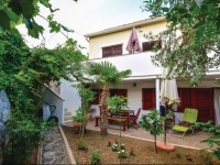Three-Bedroom Holiday home in Betina 