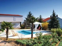 Novo Naselje Cr Holiday Home 