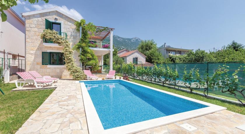 Omis 07 Holiday Home 