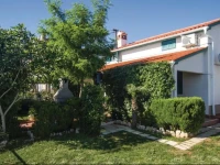 Diminici IV Holiday Home 