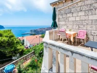 Enny Guest House 