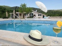 Radalj Holiday Home 
