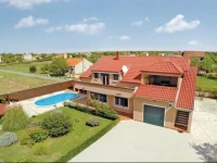 Galovac V Holiday Home 