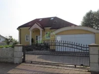 Tom Holiday Home 