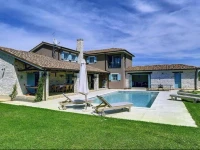 Zei XII Holiday Home 