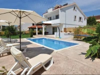 Vladimira Stude II Holiday Home 