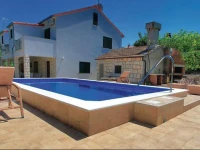ul.56, br. I Holiday Home 