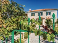 Kras Cr Holiday Home 