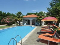 Kukci Kestenova Holiday Home 